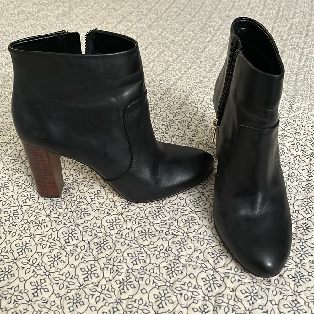 Ann Taylor ankle boots
